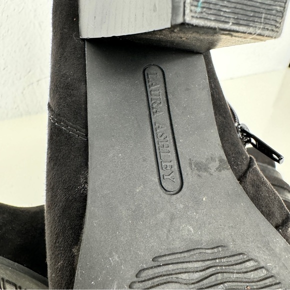 LAURA ASHLEY La Grand Ankle Bootie 7.5 Black Ruched Buckle Block Heel Evening - Picture 12 of 14